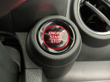 【スマートキー】持っているだけでエンジン始動や、ドアロックの開閉まで出来ちゃう賢く便利なスマートキーを装備!暗くなってもキー穴を捜す必要が無くとっても便利ですから人気の装備です♪