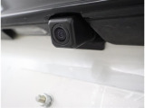 バックカメラが付いているので後方確認が非常にしやすいです。今や運転初心者も熟練者も必須装備!ついていて損はないですね♪