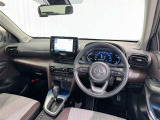 運転席まわりです。 各操作スイッチは使いやすい位置に配置されてます。