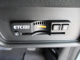 ETC付。高速道路の料金所はキャッシュレスで通過です。サービスエリア等にあるスマートインターの出入りも利用可能でとっても便利。ご納車後すぐにお使い頂けるようセットアップしてのお渡しとなります。