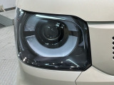 LEDヘッドライトは、点灯の瞬間から最大光量を発揮し、突然暗くなるトンネルなどでの安定感を高めます。