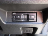 ETCももちろん搭載。いちいち料金所で停車する必要なんて当然ないです。スムーズにストレスなくドライブをお楽しみください。(※支払総額にセットアップ費用は含まれておりません。)