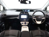 高いホールド性で運転姿勢が安定します。長距離ドライブでも疲れにくいのが魅力です。快適なドライビングライフをお送りください♪