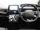 ぜひ展示車の運転席に座ってみてください。
