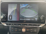 アラウンドビューモニターは自車の前方・左側面映像をモニタ-に映して離合時・駐車時などにとても便利です。