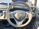 【純正革巻きステアリング】上質な革を使用することで、手にしっかり馴染みとても運転しやすいハンドルです♪