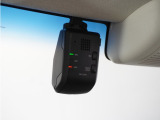 ◆ドライブレコーダー◆映像・音声などを記録する自動車用の装置です。 もしもの事故の際の記録はもちろん、旅行の際の思い出としてドライブの映像を楽しむことができます。