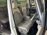 当車両は、次のお客様に気持ちよくお乗りいただくため、専門スタッフによる【徹底シートクリーニング】を施工済みです!