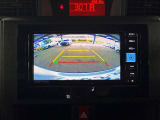 ディスプレイオーディオやカーナビは、現代のドライブにおいて欠かせない装備のひとつです。初めての場所でも迷いにくく、快適なルート案内で運転をサポートします。移動中のエンターテインメント性も高まります。