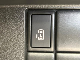 【パワースライドドア】スマートキーや運転席のスイッチでスライドドアの開閉が可能♪電動だから力を入れてドアを開ける必要が無く、小さいお子様でも、重い荷物を持っている時もラクに開け閉めできます♪