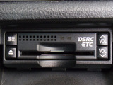 ★ETC(DSRC)が装備されています!!社外品とは違い収まりの良いデザインが人気!高速道路を利用する際は必需品ですよね!!ストレス無く料金所を通過出来ます!!