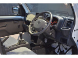 運転席周りの画像です。