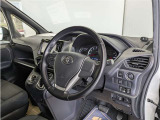 見通しのよいすっきりとした視界で、誰でも運転しやすいです。運転のしやすさは疲れにくさにも繋がりますよ♪
