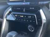 オートエアコン★温度を設定すれば車内を快適に保ってくれます♪