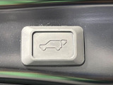 【パワーバックドア】スマートキーや運転席のボタンを押すだけでリアゲートが自動で開閉します!荷物を持っている時や、高い位置にあるバックドアを閉める際に便利な機能です♪