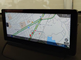 マツダコネクトの8.8インチワイドセンターディスプレイです。『Android Auto』『Apple CarPlay』や独自のコネクテッドサービスに対応したインターフェイスシステムです。