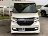 お客様に安全で快適なカーライフをお送りいただくために、中古車にも高いレベルの品質基準を設け、その基準に従って、全ての中古車について納車前整備を実施しています。