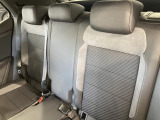 シートは適度な硬さによって長時間の運転でも疲れにくいと定評があります。国産車とは全く違った座り心地ですが、長年培われた欧州の椅子文化をご体感ください。