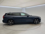 全国のVOLVOからお取り寄せが可能※!遠方の店舗に展示してあるクルマが気になる場合も、最寄りの店舗でご購入ただくことが可能です!是非私たちに要望をお聞かせください!※別途費用