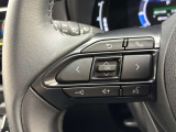 運転中、オーディオの操作をしてて、ハッとしたことはありませんか?ステアリングスイッチは、運転中でもハンドルでオーディオの操作が可能です。安全なドライブをサポートします。