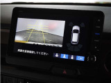 ◆リアワイドカメラシステム◆3種類の表示で後方確認をサポート♪セレクトレバーを「R」の位置に入れるとカメラ画像に切り替え。ノーマルビューでは従来のリアカメラと同様の標準的なビューで表示します!