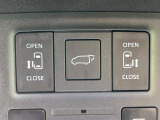 【パワーバックドア】スマートキーや運転席のボタンを押すだけでリアゲートが自動で開閉します!荷物を持っている時や、高い位置にあるバックドアを閉める際に便利な機能です♪