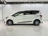 両側パワースライドドア付きだから、狭い駐車スペースなどでの 乗り降りラクラク!小さなお子さまのいるご家庭には嬉しい装備。