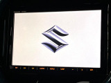 【大画面ナビ】人気の大型8インチナビを装備。存在感のある大画面はインパクト大!ナビ利用時のマップ表示は見やすく、テレビやDVDは臨場感がアップ!いつものドライブがグッと楽しくなります♪