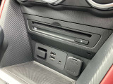 DVD/CD/USB/AUX/ブルートゥース/フルセグTV対応のオーディオです。