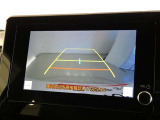 バックガイドモニターで、後方を確認しながら安心して駐車することができます。運転初心者も熟練者も必須の機能ですよ!