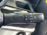 【オートライト(AUTO)】外の明るさをシステムが感知して、自動でヘッドライトが点灯します。ヘッドライトをつけ忘れを防ぐ便利機能です。