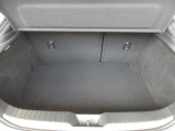 日常の使用に十分な広さの荷室です♪簡単な操作でシートアレンジもできます♪