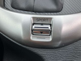 スポーツモードを使用して、高回転まで使うキビキビとした走行を楽しめます。
