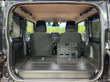 積み下ろしのしやすいデッキにはたっぷりと荷物を積み込んでいただけます。遊びから仕事まで、様々なシーンで頼れます♪