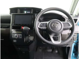 ハンドル周りです。運転している間、長く触れているものだから手に馴染むハンドルがいいですよね♪握ると欲しくなっちゃいますよ。