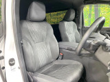 運転席シート廻りは使用感も少なく、良好な状態となっています。丁寧に使われていたことがよくわかりますね。