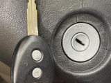 【キーレス】少し離れた場所からでもボタン一つでドアの開錠・施錠ができるのでとっても便利!ドアの鍵穴周りに傷をつけることもありません♪
