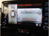 パノラミックビューモニター付きです。車両を上から見たような映像をディスプレイオーディオ画面に表示。運転席からの目視だけでは見にくい、車両周辺の状況をリアルタイムでしっかり確認できます。
