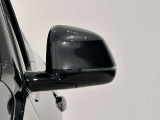 ドアミラーに内蔵されているフラッシャーは視認性も良く安全運転に一役買ってます。