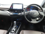 ぜひ展示車の運転席に座ってみてください。