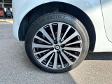 リアタイヤは205/45R16