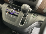 発進時から滑らかに加速する無段階変速のCVTはストップ&ゴーの多い街の中も快適です