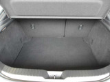 日常の使用に十分な広さの荷室です♪簡単な操作でシートアレンジもできます♪