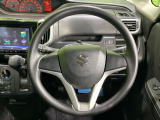 インテリアに合わせたデザインのステアリングは、運転される方のことも考え、運転しやすい形状、大きさです。是非一度、実際に触ってお確かめください。
