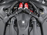 3.9L・V8ツインターボエンジンをフロントに搭載しております。