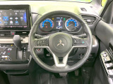 【純正革巻きステアリング】上質な革を使用することで、手にしっかり馴染みとても運転しやすいハンドルです♪