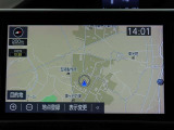 純正ナビを装備。タッチパネル式で使いやすく、お出かけもラクラクです。
