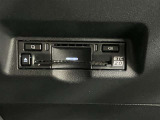 ETC2.0は、車の走行データを活用して高速料金支払いに加え、渋滞回避支援や安全運転支援など高度な道路サービスを提供する次世代型ETCシステムです。