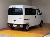 右後ろから