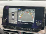 空から車を見たような「アラウンドビューモニター」!車の周りが一目で確認できるので、小さなお子様や障害物があっても安心して乗ることができます。